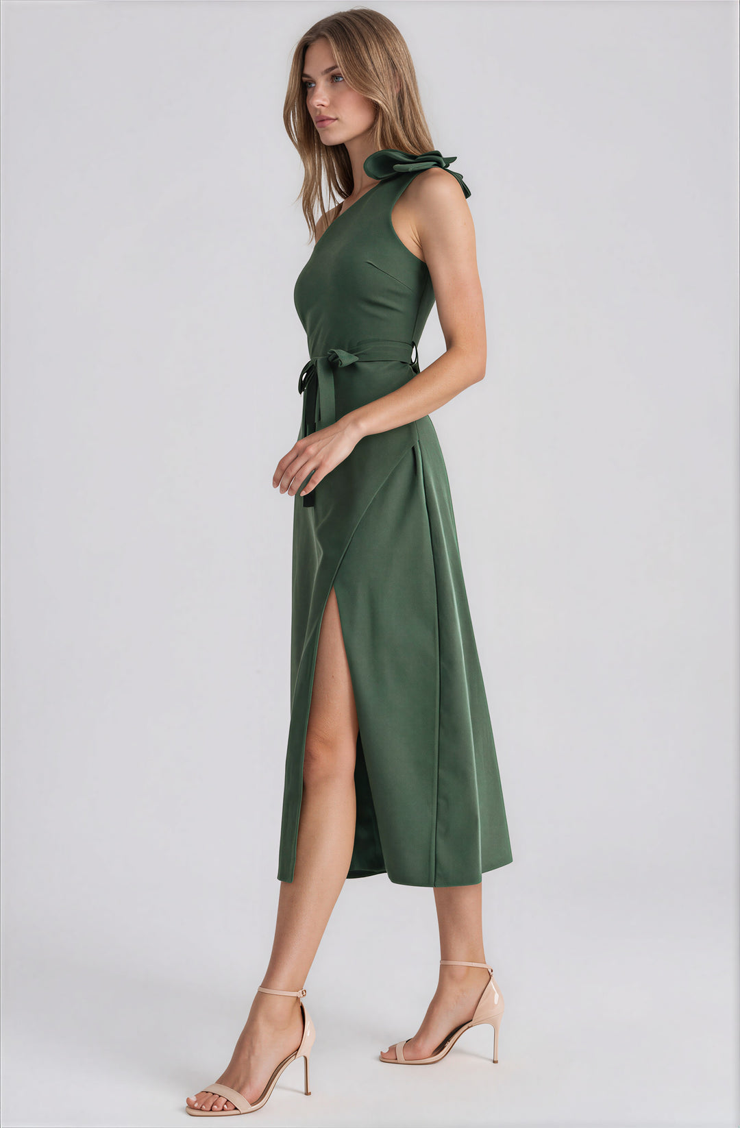 Side view green one shoulder dress with high slit