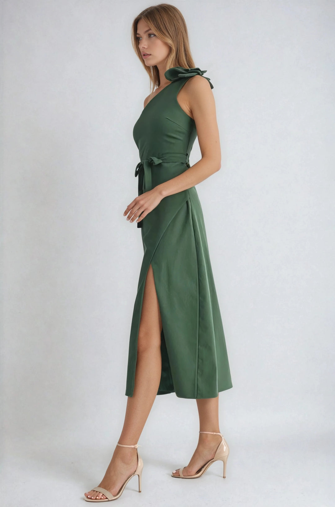 Side view green one shoulder dress with high slit