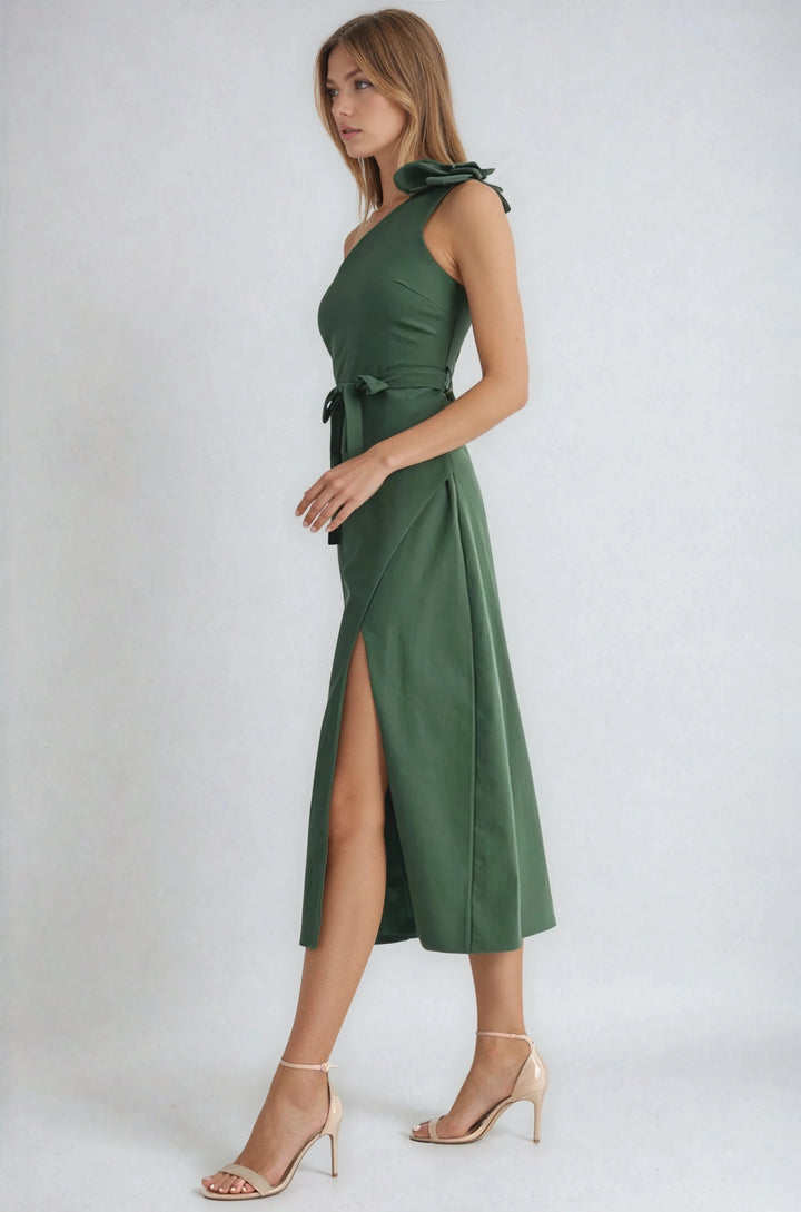 Side view green one shoulder dress with high slit