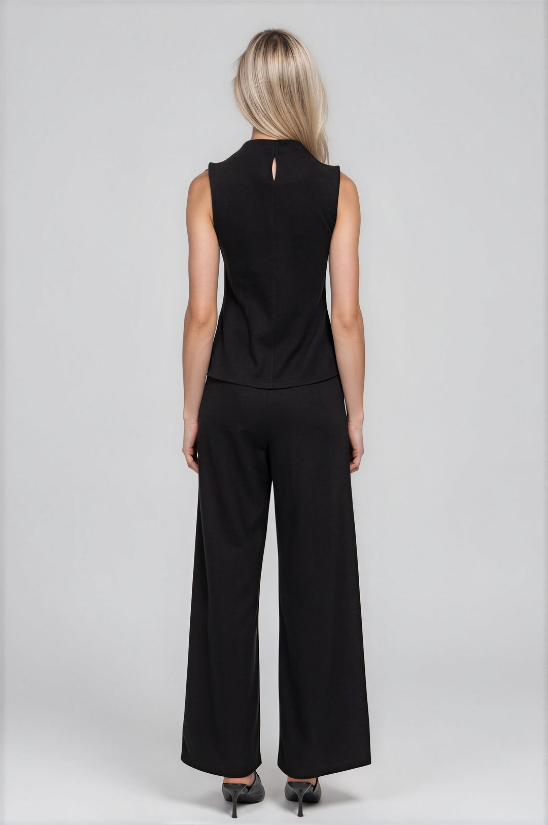 Black elastic-waist straight-leg brushed rib pants, detail